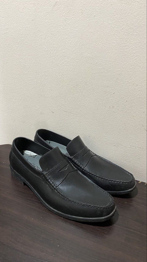Easysoft Black Shoes (Category: Dress Shoes) located in Santa Rosa. Submitted by jaydenmateo (Listing ID 1463892736, Image 1). Description: Water Resistant Menory foam Comfortoble Flexible .