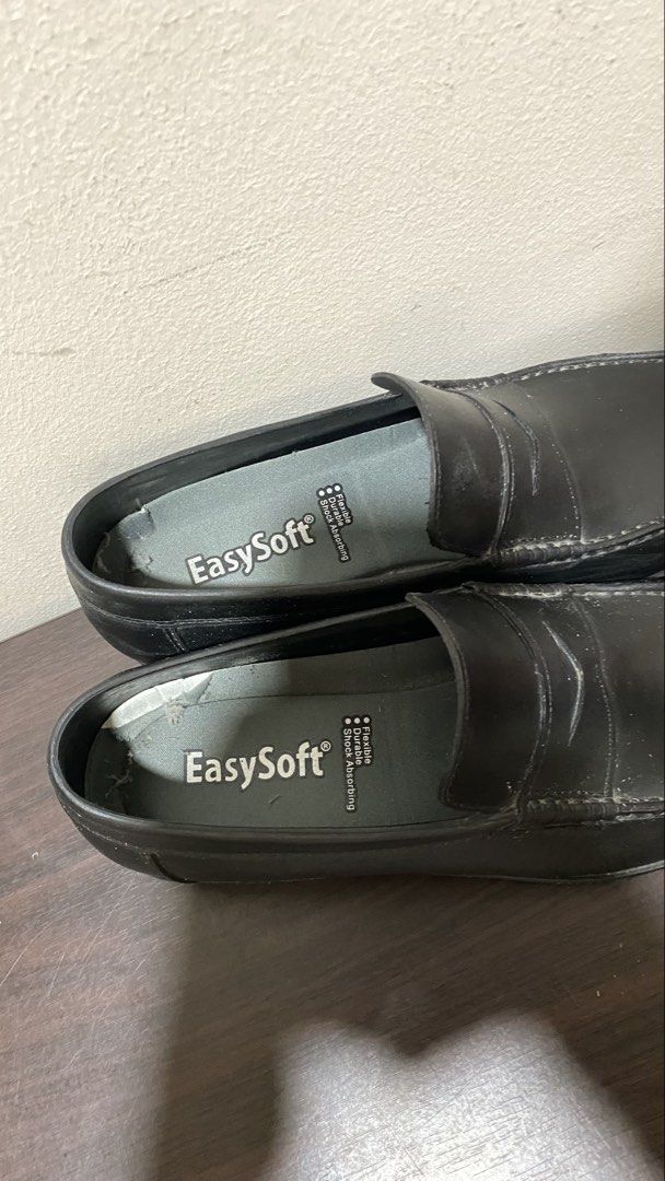 Easysoft Black Shoes (Category: Dress Shoes) located in Santa Rosa. Submitted by jaydenmateo (Listing ID 1463892736, Image 3). Description: Water Resistant Menory foam Comfortoble Flexible .