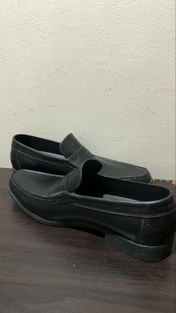 Easysoft Black Shoes (Category: Dress Shoes) located in Santa Rosa. Submitted by jaydenmateo (Listing ID 1463892736, Image 2). Description: Water Resistant Menory foam Comfortoble Flexible .