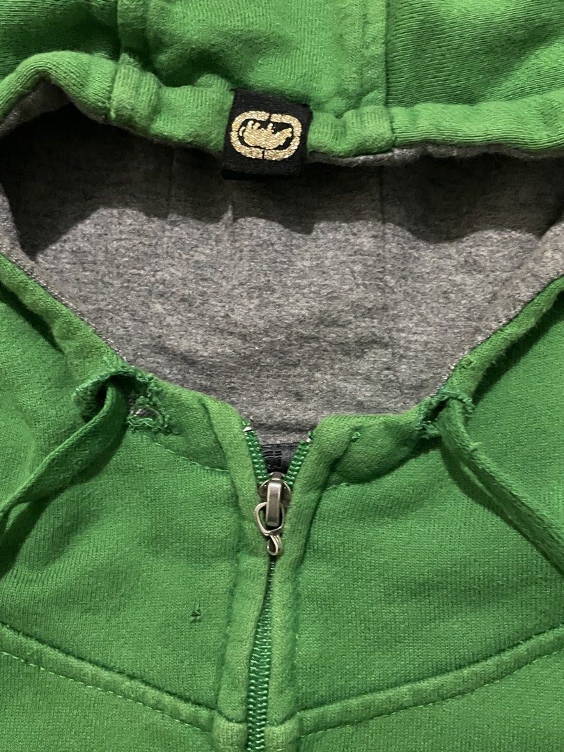Ecko Unltd. Green Zip-Up Hoodie (Category: Coats, Jackets and Outerwear) located in Manila. Submitted by yhn67 (Listing ID 1463867983, Image 3). Description: - Green Ecko Unltd. zip-up hoodie - Size: Large (L) - Features a cool graphic print on the front - Iconic Ecko Rhino logo detail on the pocket - Ideal for everyday casual wear.