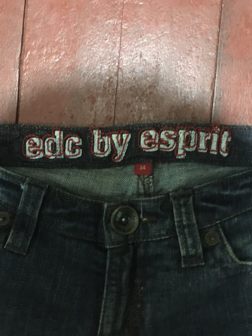 EDC by Esprit Women's flared/Bootcut Jeans (Category: Jeans) located in Manila. Submitted by carlosrexc26753 (Listing ID 1463919906, Image 3). Description: WAISTLINE: 28-29 LENGTH: 41 - EDC by Esprit dark wash bootcut jeans - Faded detailing on front and back - Orange stitching detail on back pockets - Ideal for casual wear.