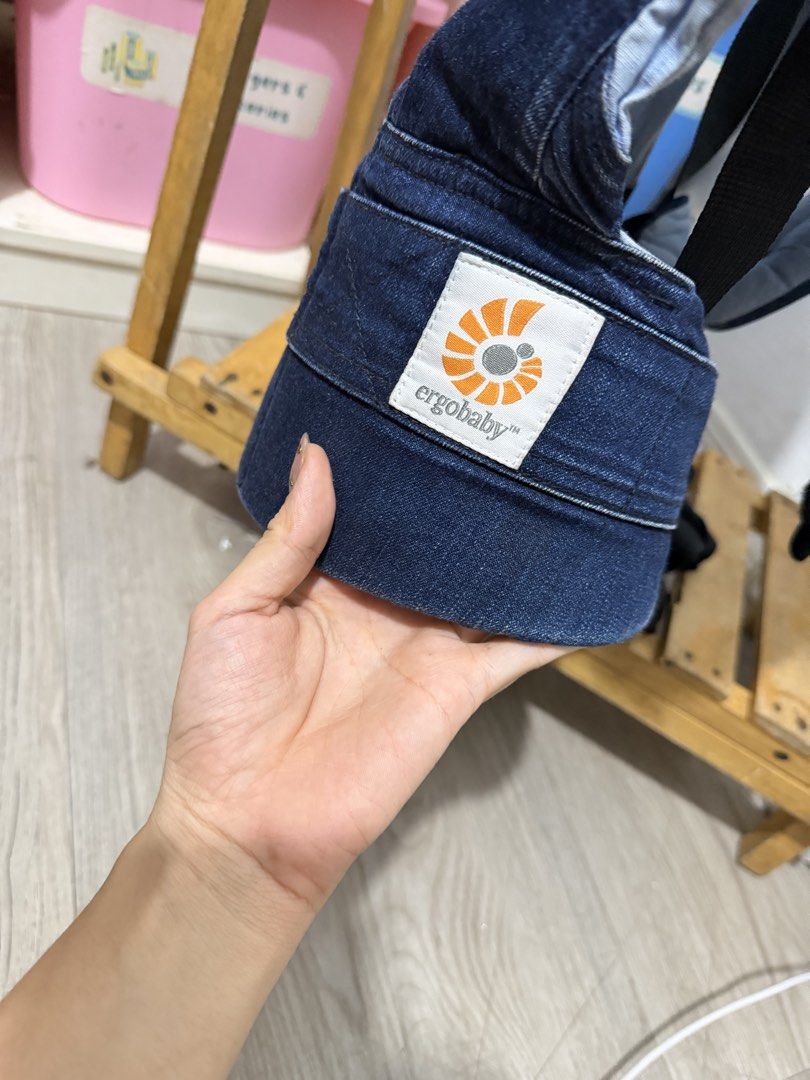 Ergobaby x Lee Original Carrier (Category: Carriers & Slings) located in Santa Maria. Submitted by babyshowearph_official (Listing ID 1463808839, Image 3). Description: .