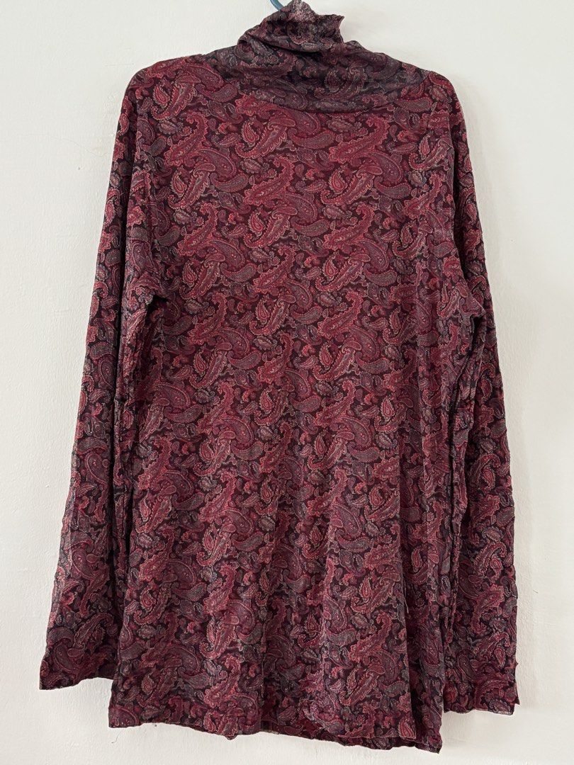 Esoteric Turtleneck Top - Maroon Paisley Pattern (Category: Longsleeves) located in Cebu City. Submitted by cherrysclutter (Listing ID 1463833504, Image 1). Description: - Light and airy fabric - Versatile for layering or wearing alone Measurements (inches) Bust: 20 Arms: 10 Length: 29 If stretched to its maximum Bust: 34 Arms: 13 Length: 29.
