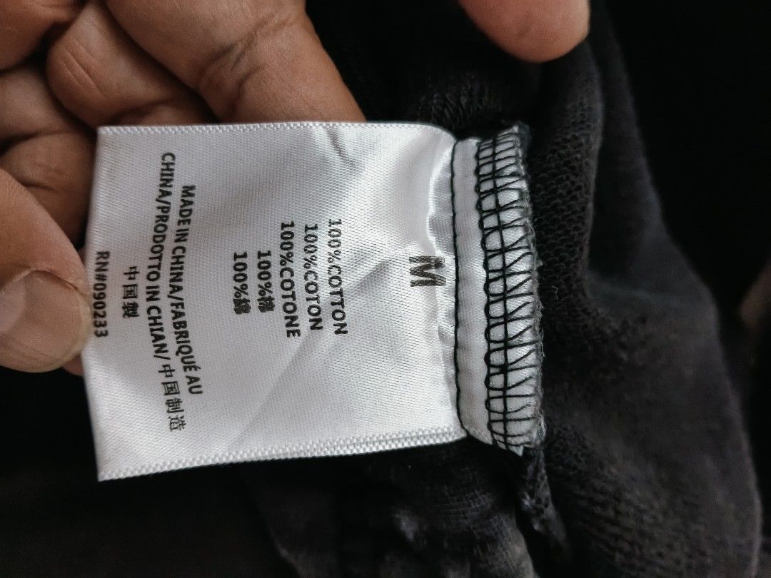 ESSENTIAL (Category: Joggers) located in Masbate. Submitted by arielagost83627 (Listing ID 1463822469, Image 3). Description: Color Rate: 9/10 Width: 28 Length: 39 Issue: Need Wash Excellent Condition.