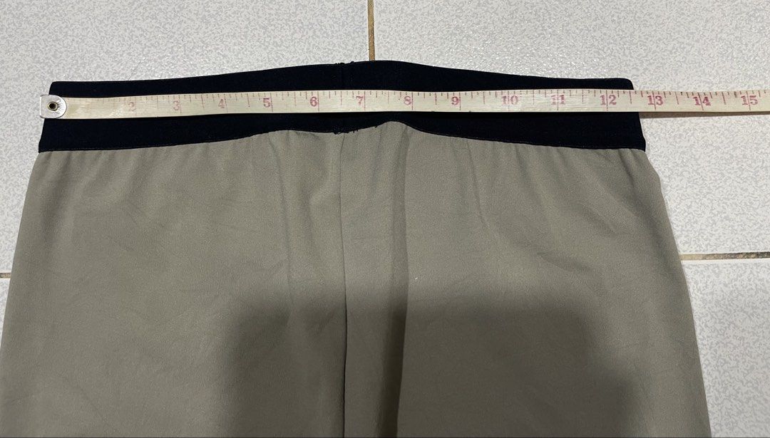 Essentials Compression (Category: Underwear) located in Mandaue City. Submitted by MJ_80 (Listing ID 1463780292, Image 3). Description: Fits 25-30 Best fit 25 - 28 Waist See photos for measurements Color rate & Condition: 9.8/10 Price: 980 .