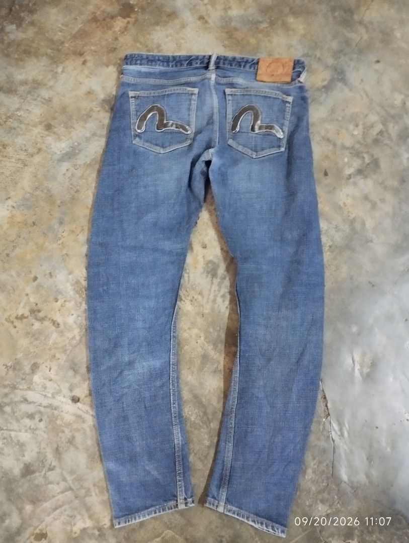 EVISU Custom Made Jeans Size 33 (Category: Jeans) located in Caloocan City. Submitted by pockmarks (Listing ID 1463829961, Image 1). Description: - Classic Evisu jeans - Iconic seagull logo on back pockets - Custom made tag inside - Button fly closure - Size: 33 - Great pair of denim.