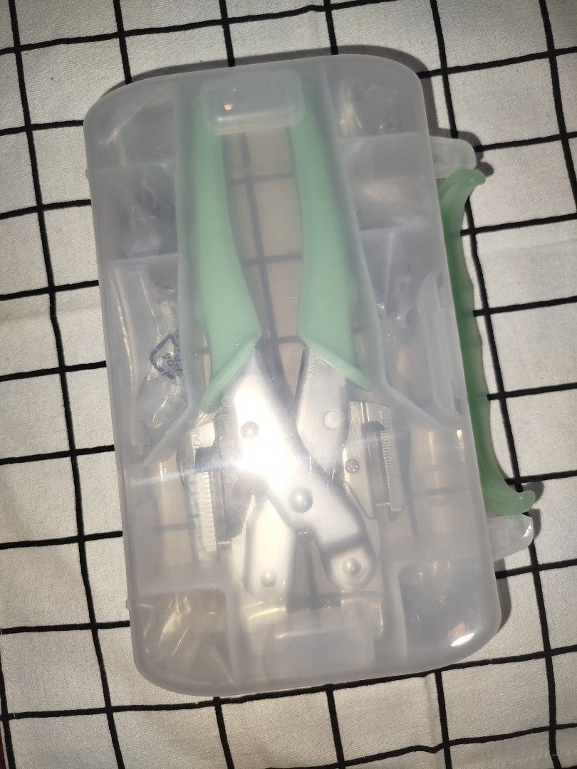 Eyelet Puncher Pliers Kit (Category: Craft Supplies & Tools) located in Quezon City. Submitted by tugeyds (Listing ID 1463820887, Image 2). Description: .