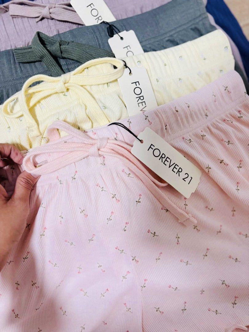 F21 cotton strechable Lounge Short (Category: Undergarments & Loungewear) located in San Antonio. Submitted by catz_online_shop (Listing ID 1463855681, Image 1). Description: see prices on each photos sizes available: S M L XL 2xL original overuns issue: cut tags super duper cotton super strech with tags PAYMENT FIRST POLICY NO COD NO COD NO S CHECK OUT.