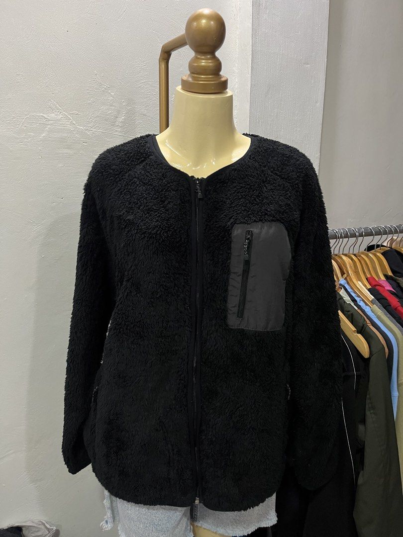 F I E L D CORE Boa Fleece Jacket (Category: Coats, Jackets and Outerwear) located in Baliuag. Submitted by TOCThrift (Listing ID 1463811879, Image 1). Description: F I E L D CORE Boa Fleece Jacket Size L on tag 23 width x 27 Length L-XL womens fit Excellent to new No issue 380 + SF Baliwag, Bulacan.