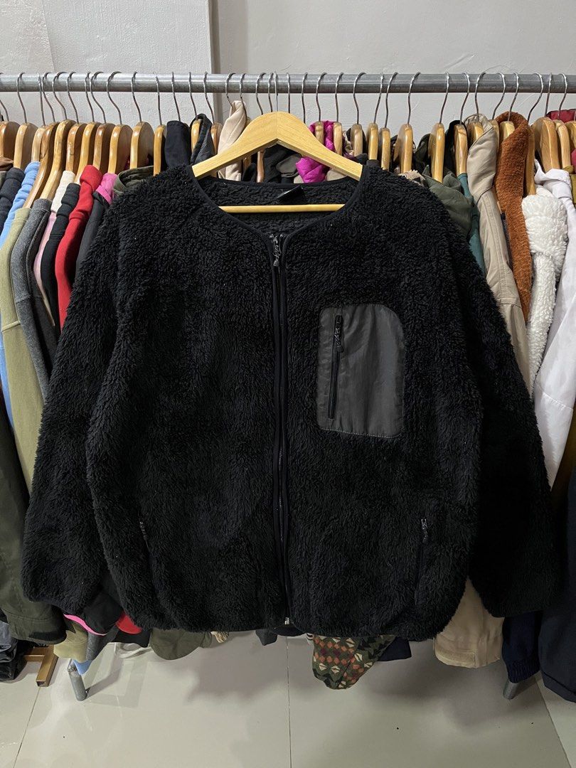 F I E L D CORE Boa Fleece Jacket (Category: Coats, Jackets and Outerwear) located in Baliuag. Submitted by TOCThrift (Listing ID 1463811879, Image 2). Description: F I E L D CORE Boa Fleece Jacket Size L on tag 23 width x 27 Length L-XL womens fit Excellent to new No issue 380 + SF Baliwag, Bulacan.