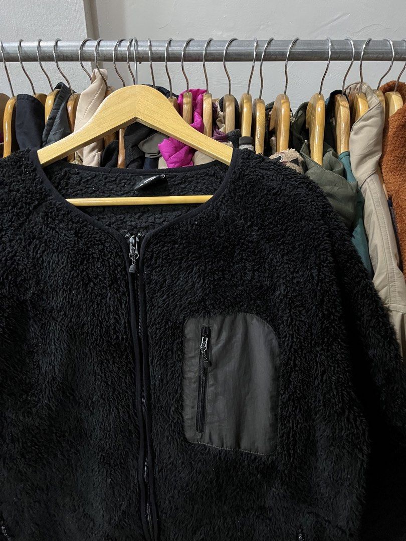 F I E L D CORE Boa Fleece Jacket (Category: Coats, Jackets and Outerwear) located in Baliuag. Submitted by TOCThrift (Listing ID 1463811879, Image 3). Description: F I E L D CORE Boa Fleece Jacket Size L on tag 23 width x 27 Length L-XL womens fit Excellent to new No issue 380 + SF Baliwag, Bulacan.