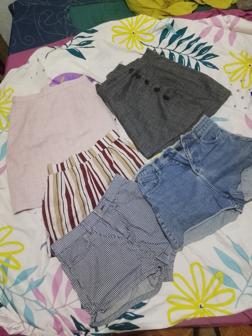 f or take all set , bottoms, shorts ,dresses (Category: Sets or Coordinates) located in Pasig City. Submitted by indaythirft (Listing ID 1463844535, Image 3). Description: size small to med brand h&m f21 and others take all ngbawas gamit 450 nlng almost new pa yang pants na black with top pink then mga skirts and shorts plus dresses 20pcs po lahat dko na napic iba.