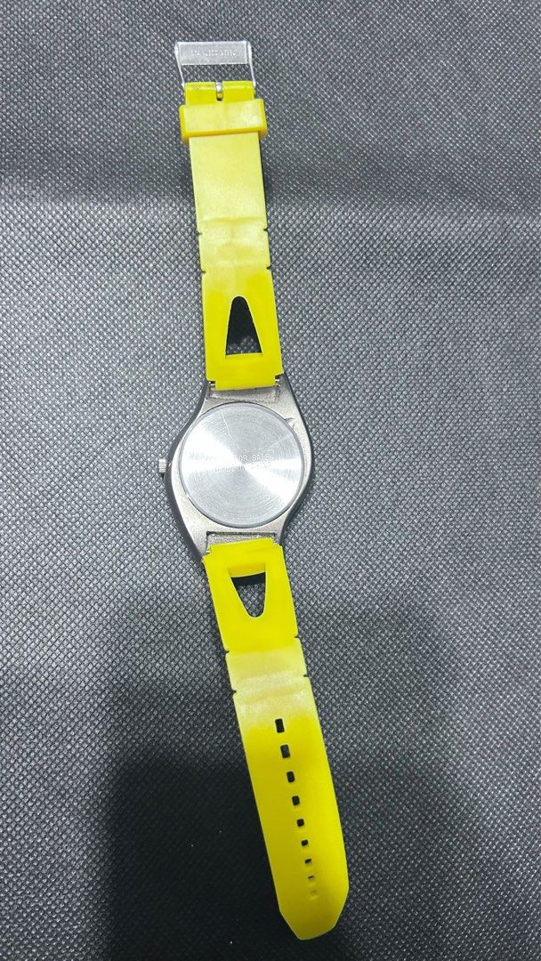 Fashion Watch (Category: Men's Watches) located in Makati City. Submitted by cestparfaitvintagejewelries (Listing ID 1463851344, Image 2). Description: No battery .