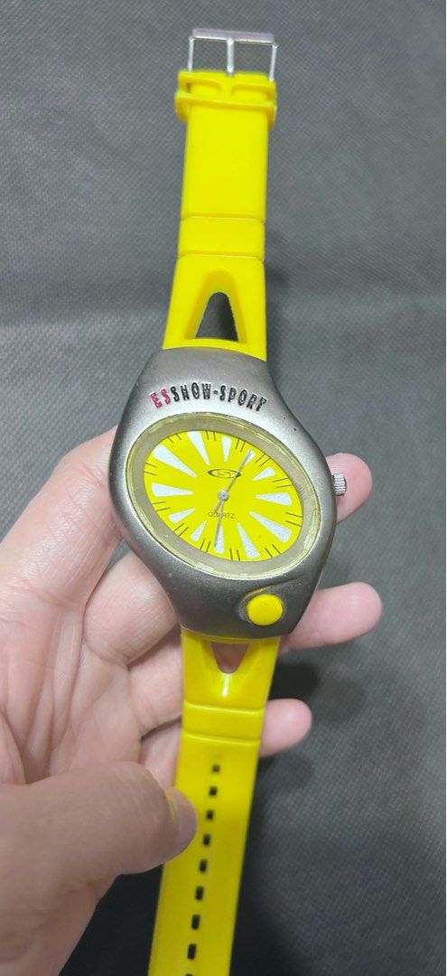 Fashion Watch (Category: Men's Watches) located in Makati City. Submitted by cestparfaitvintagejewelries (Listing ID 1463851344, Image 3). Description: No battery .