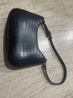 (Category: ) located in . Submitted by preloved.group (Listing ID 1463807920, Image 1). Description: .
