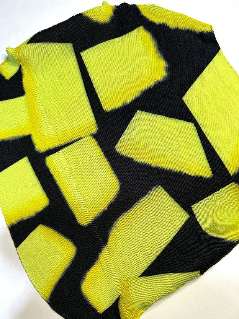 FAVE! HQ Abstract Pleated Poncho Top (Category: Others Tops) located in Marikina City. Submitted by wearablearttt (Listing ID 1463880924, Image 2). Description: -HQ pleats -Pleats Please Alt. 𖨆 LAID FLAT MEASUREMENTS L 20" (back) 14.5" (front) ‎W 21".