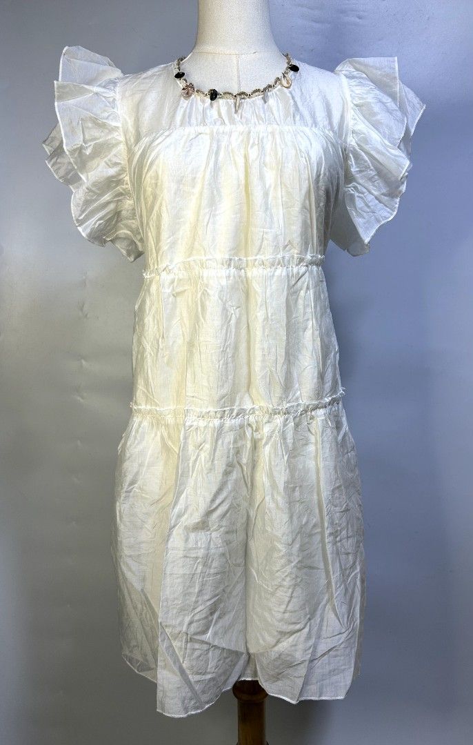 FAVE! Seashell Collar Waist-Tie Dress (Category: Dresses) located in Marikina City. Submitted by wearablearttt (Listing ID 1463932272, Image 1). Description: Seashell Collar Waist-Tie Dress -features a seashells on collar -has waist tie 𖨆LAID FLAT MEASUREMENTS L 34" ‎W 24" -waist can be tighten.