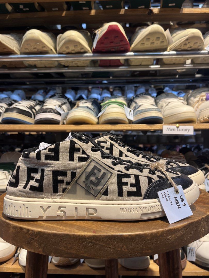 FENDI DOMINO LOW-TOP SNEAKERS (Category: Dress Shoes) located in Baguio. Submitted by shoelux (Listing ID 1463755298, Image 3). Description: .
