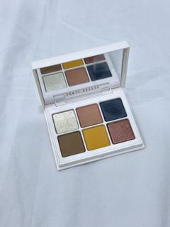 (Category: ) located in . Submitted by helpmeclearmymakeup (Listing ID 1463894162, Image 1). Description: .