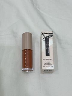 (Category: ) located in . Submitted by helpmeclearmymakeup (Listing ID 1463891135, Image 1). Description: .