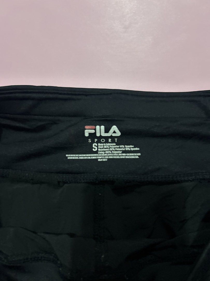Fila Active Short (Category: Activewear) located in Manila. Submitted by chen_clybelles (Listing ID 1463913152, Image 2). Description: S on tag, fits to M.