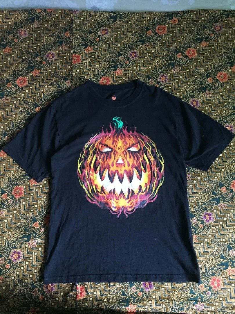 Flaming Pumpkin Tee (Category: Tshirts & Polo Shirts ) located in Naga. Submitted by retardcurator (Listing ID 1463823037, Image 1). Description: Glow in the dark, DM for more details..
