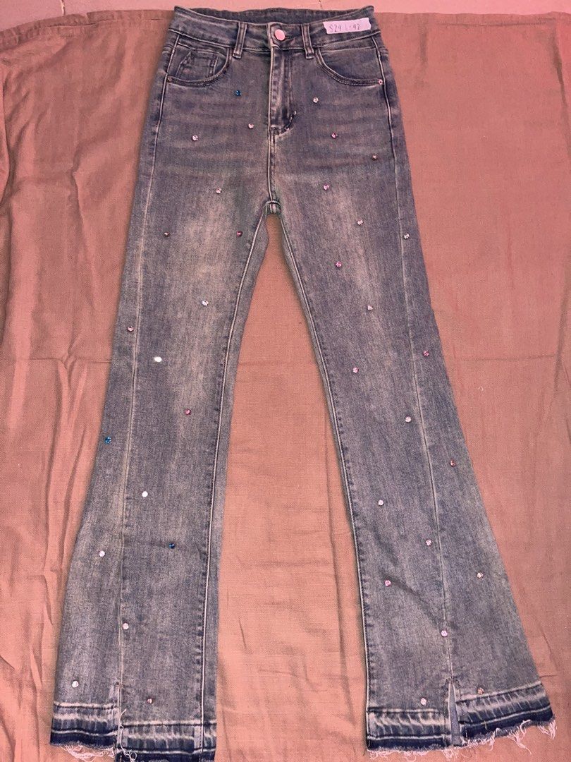 Flare Pants (Category: Jeans) located in Puerto Princesa. Submitted by kshmr_g02 (Listing ID 1463935713, Image 1). Description: S24-25 L 41 no brand.