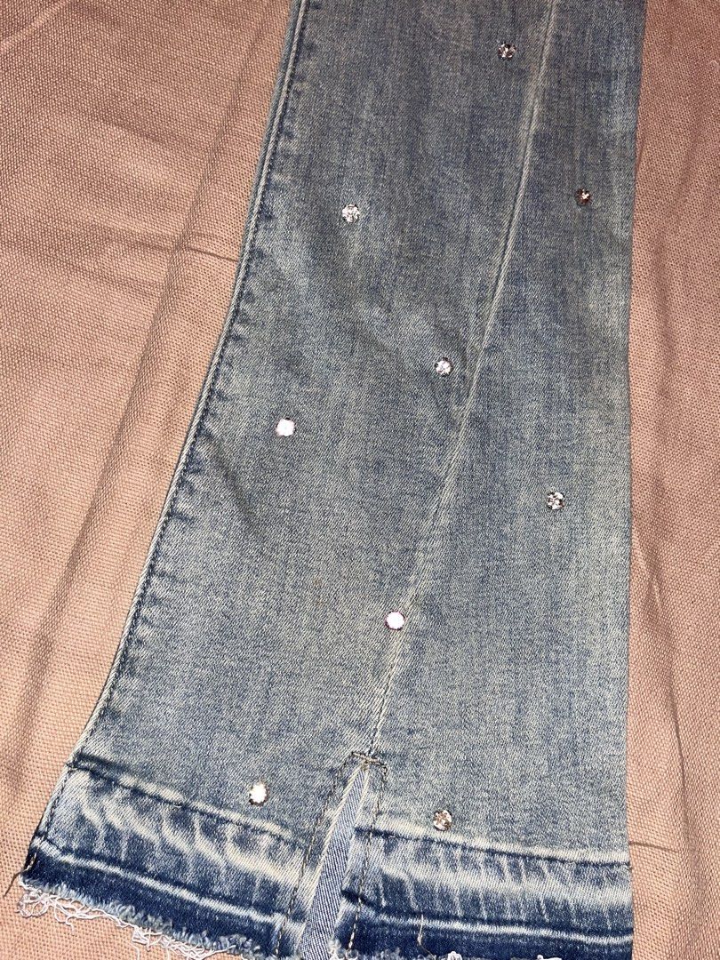 Flare Pants (Category: Jeans) located in Puerto Princesa. Submitted by kshmr_g02 (Listing ID 1463935713, Image 2). Description: S24-25 L 41 no brand.