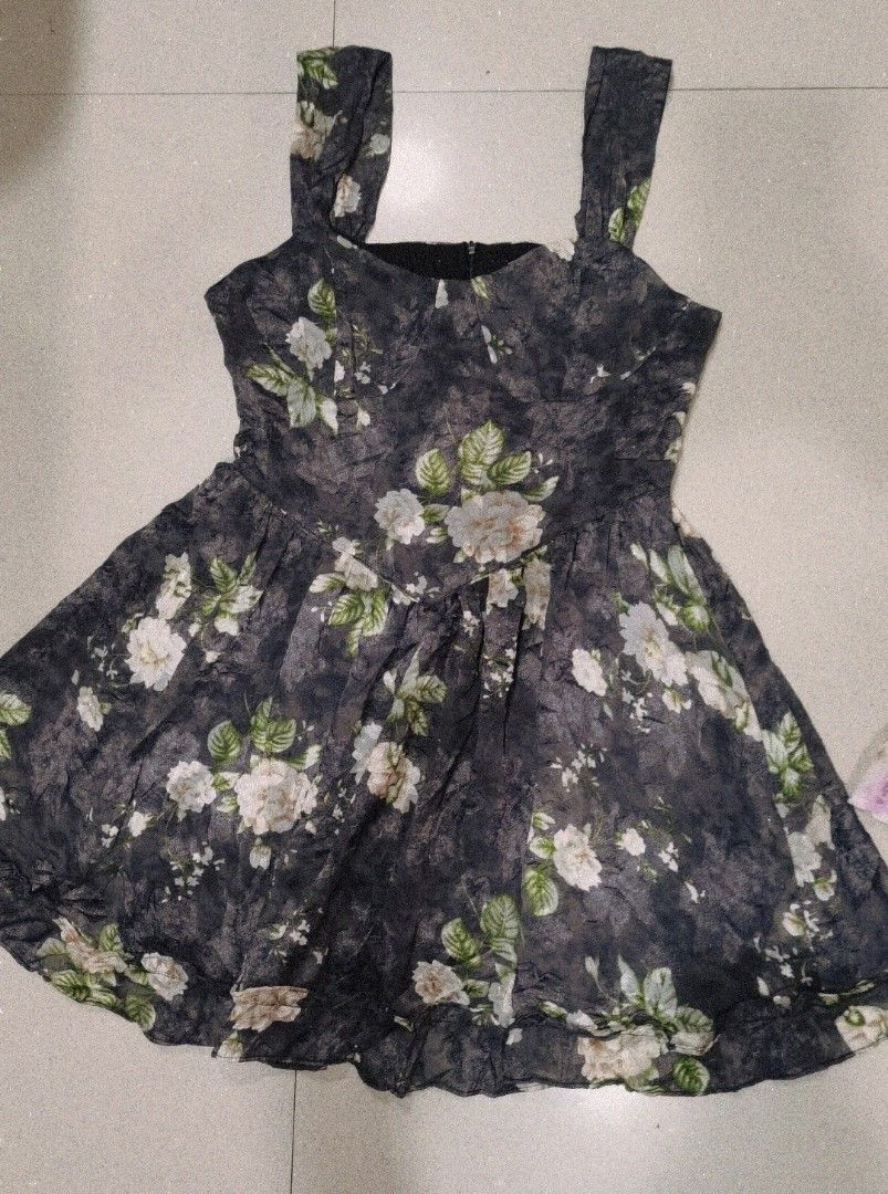 Floral corset dress (Category: Dresses) located in Batangas. Submitted by micaelaul (Listing ID 1463891874, Image 2). Description: Super ganda. In actual 32bust 24-27 waist #coquette #fairycore #whimsical.
