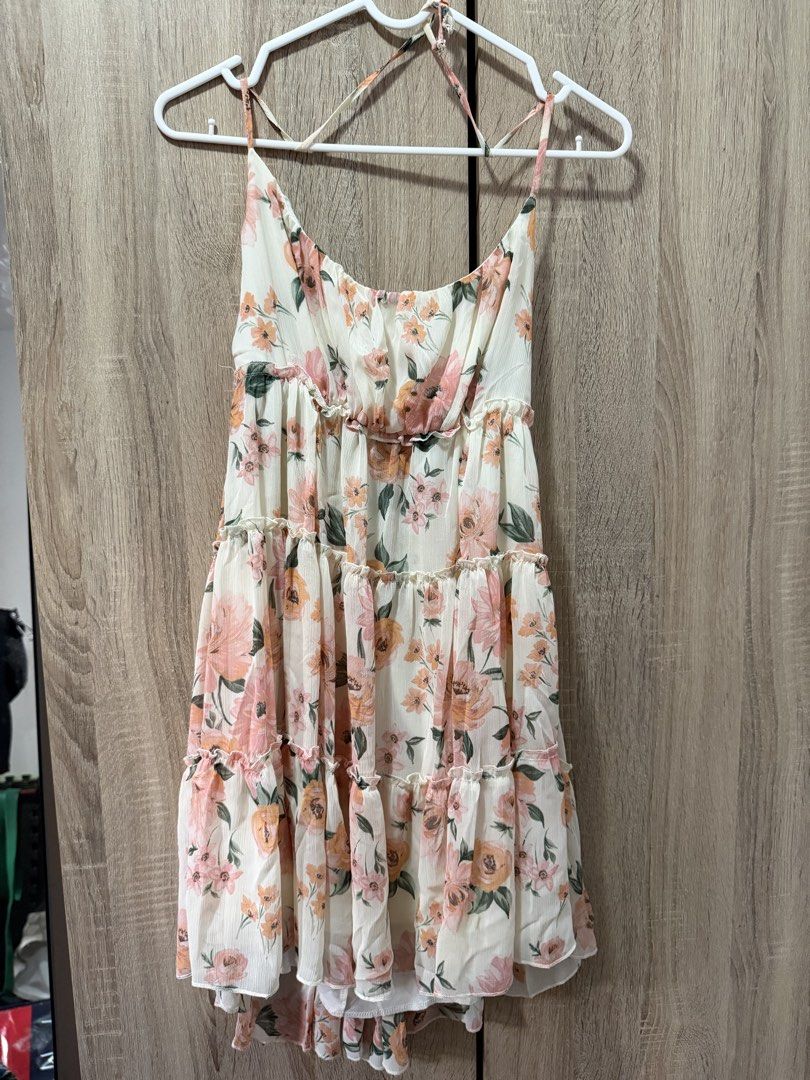 Floral Dress Peach (Category: Dresses) located in Quezon City. Submitted by krtstn (Listing ID 1463800611, Image 1). Description: .