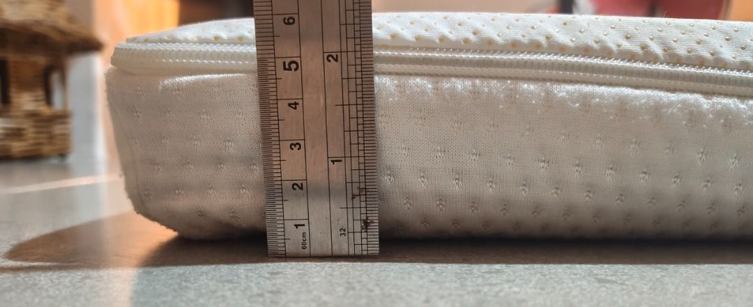 Foam Mattress Topper For Single Bed (Category: Bed Frames & Mattresses) located in Taguig. Submitted by regisme (Listing ID 1463929113, Image 3). Description: 🛌 Foam mattress topper - 2 inches thick - Zipper closure Flaws: Stains RFS: Decluttering my things! 🧼Please wash before use. Price: P2500 + Shipping Fee Payment: GCash / BPI.
