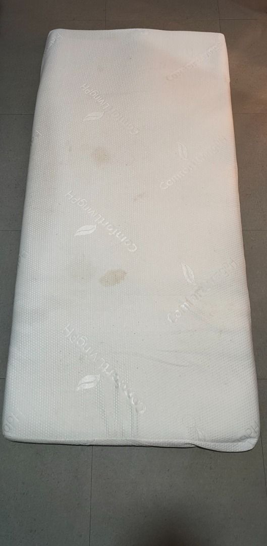 Foam Mattress Topper For Single Bed (Category: Bed Frames & Mattresses) located in Taguig. Submitted by regisme (Listing ID 1463929113, Image 1). Description: 🛌 Foam mattress topper - 2 inches thick - Zipper closure Flaws: Stains RFS: Decluttering my things! 🧼Please wash before use. Price: P2500 + Shipping Fee Payment: GCash / BPI.
