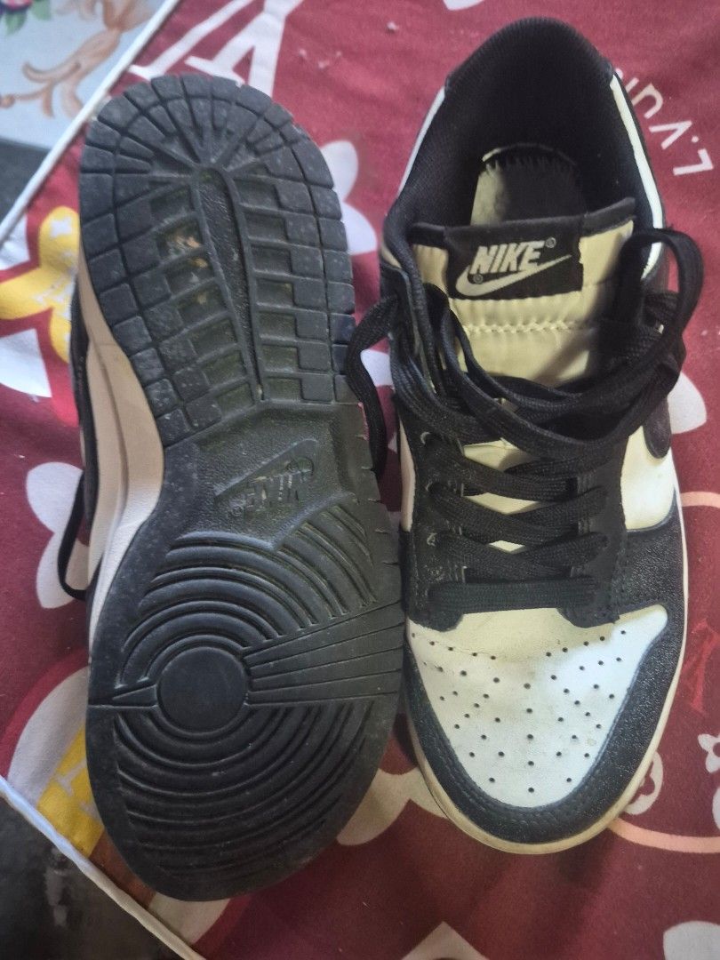 For free size 39 (Category: Sneakers) located in San Jose. Submitted by solestorybylme (Listing ID 1463933472, Image 2). Description: pay the shipping fee only issue no sole pads size 39.