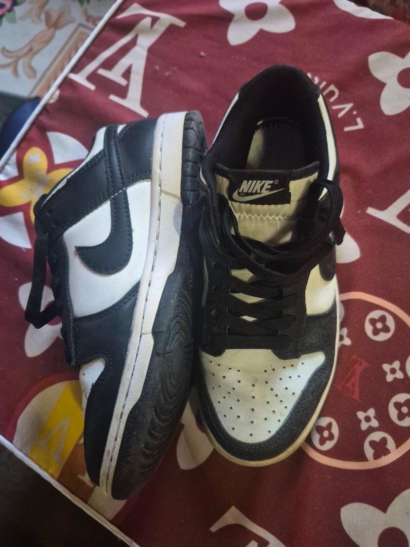 For free size 39 (Category: Sneakers) located in San Jose. Submitted by solestorybylme (Listing ID 1463933472, Image 1). Description: pay the shipping fee only issue no sole pads size 39.