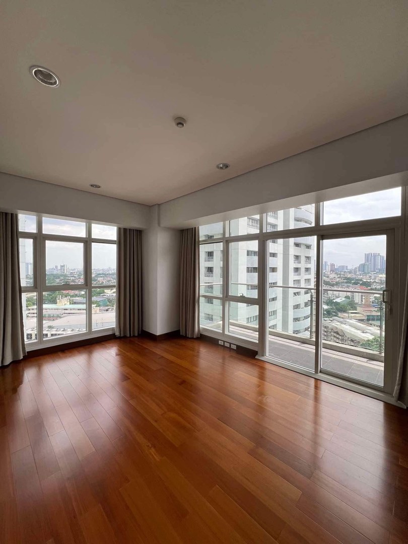 (Category: ) located in . Submitted by mnremulla (Listing ID 1463869028, Image 1). Description: .