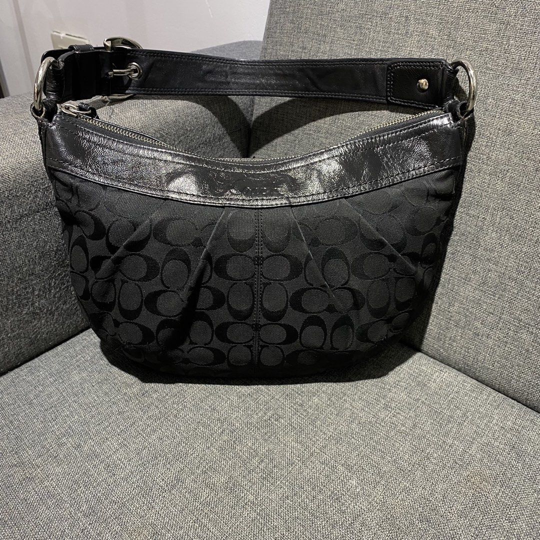 For sale (Category: Luxury Bags & Wallets) located in Manila. Submitted by thriftpuff (Listing ID 1463843644, Image 1). Description: Coach Hobo Bag As new condition No issue Price: 4,500 free shipping Direct message if you’re interested 📩📩📩.