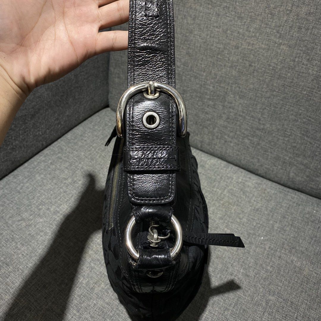 For sale (Category: Luxury Bags & Wallets) located in Manila. Submitted by thriftpuff (Listing ID 1463843644, Image 3). Description: Coach Hobo Bag As new condition No issue Price: 4,500 free shipping Direct message if you’re interested 📩📩📩.