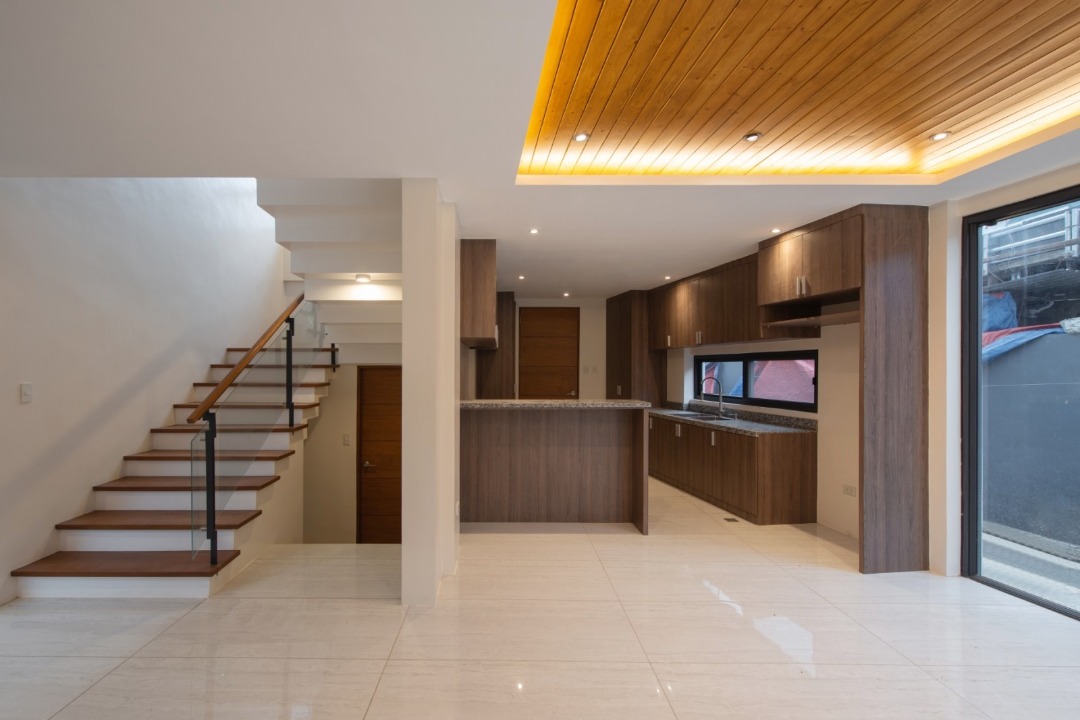 (Category: ) located in . Submitted by luxerealtyph (Listing ID 1463889848, Image 1). Description: .