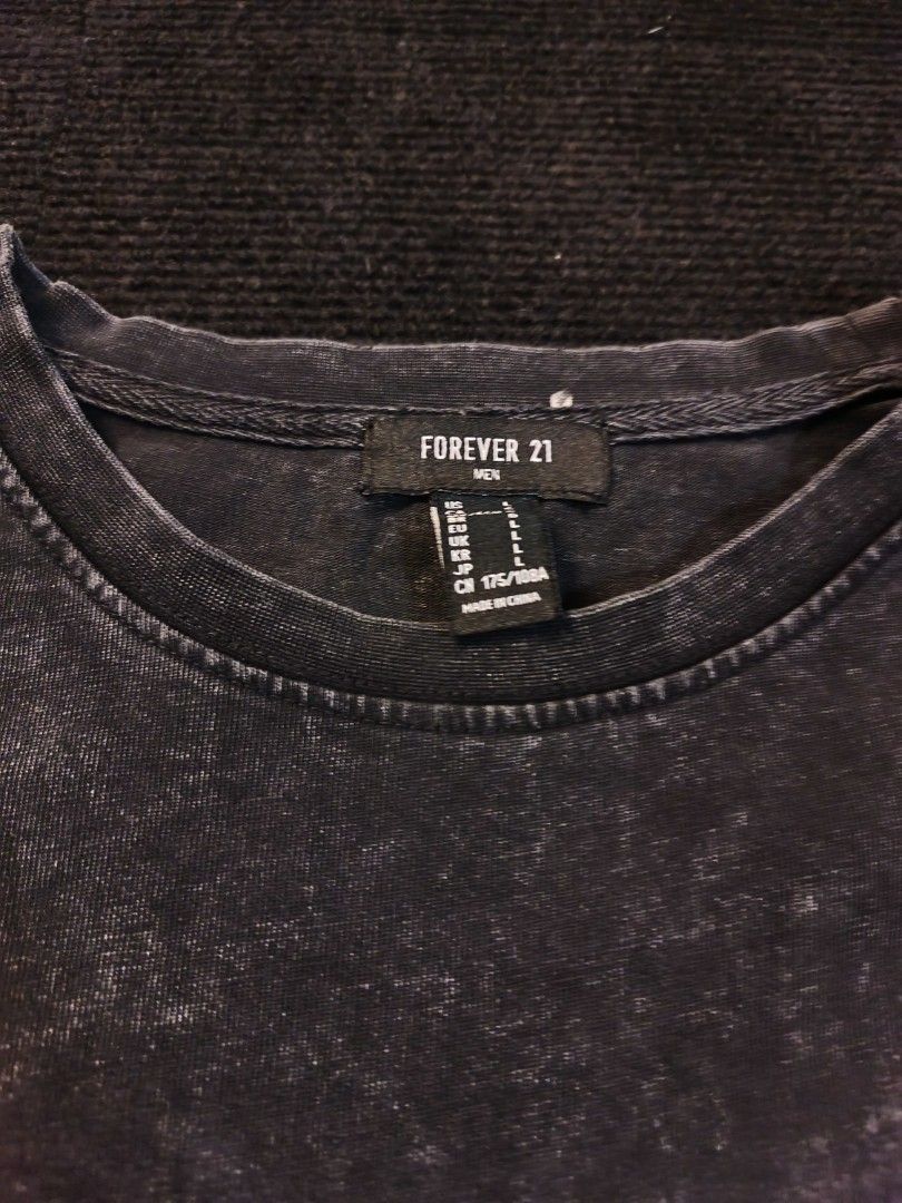 Forever 21 Acid Wash (Category: Tshirts & Polo Shirts ) located in San Fernando. Submitted by gaboo_asncn (Listing ID 1463837825, Image 3). Description: - Forever 21 Acid Wash - Size: Large on tag (W26/L30) - Condition: Excellent - Color Rate: 9.5/10 - No issue.
