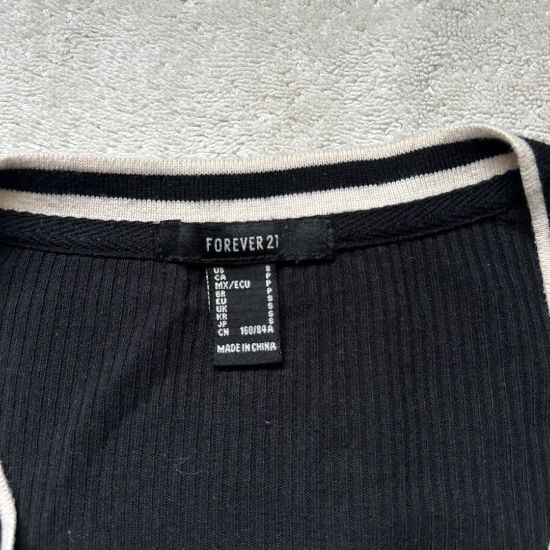 Forever 21 Black Longsleeve Sweater Top (Category: Longsleeves) located in San Juan City. Submitted by e_declutters2019 (Listing ID 1463788426, Image 2). Description: •10/10 condition • ribbed .
