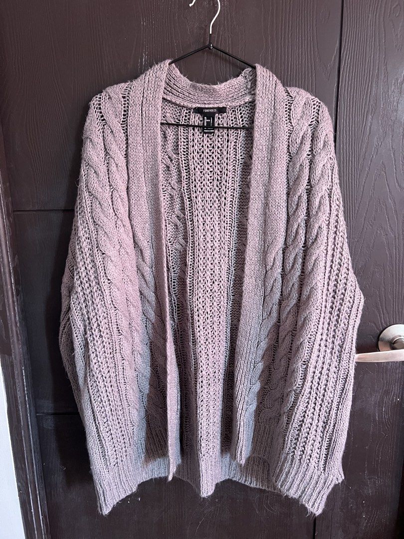 Forever 21 Cable Knit Open Front Oversized Cardigan (Category: Coats, Jackets and Outerwear) located in Imus. Submitted by hphzrd333 (Listing ID 1463870775, Image 1). Description: - Cozy cable knit cardigan from Forever 21 - Open front style, ideal for layering.