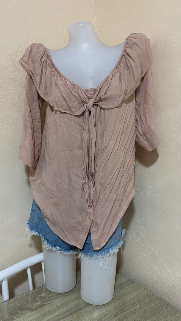 Forever 21 Contemporary Off-Shoulder Tie Front Top (Category: Blouses) located in Santa Cruz. Submitted by homedecluttersale (Listing ID 1463776223, Image 2). Description: • Bought in Forever21 Japan 🇯🇵 • Fits large to XL • In excellent condition • Photos taken using mannequin only 🚚 Shipping via J&T only 📦 Shipping fee to be shouldered by buyer 💳 Mode of payment: GCash 📍 Santa Cruz, Laguna.