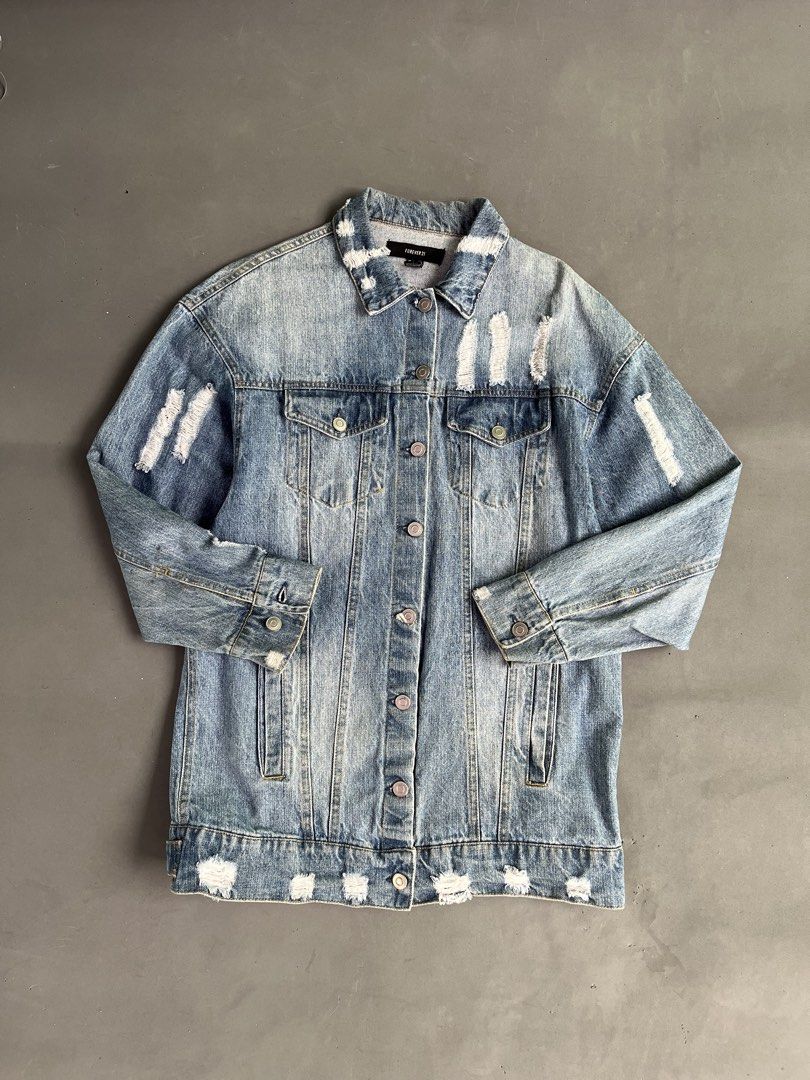 FOREVER 21 DENIM JACKET (Category: Coats, Jackets and Outerwear) located in Quezon City. Submitted by kentstuff (Listing ID 1463839425, Image 1). Description: F21 Size L On Tag Shoulder-Hem : 29.5” Pit-Pit : 20.5” Condition: Excellent CR: 9.8/10 Flaws: ❌ Needwash DISCLAIMER: This is a thrifted item. All brands, logos, and trademarks belong to their rightful owners. We’re here to rehome great pieces — no brand affiliation intended..