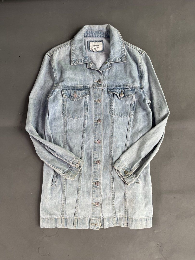 FOREVER 21 DENIM JACKET (Category: Coats, Jackets and Outerwear) located in Quezon City. Submitted by kentstuff (Listing ID 1463840111, Image 1). Description: F21 Size M On Tag Shoulder-Hem : 30.5 Pit-Pit : 18.5” Condition: Excellent CR: 9.8/10 Flaws: ❌ Needwash DISCLAIMER: This is a thrifted item. All brands, logos, and trademarks belong to their rightful owners. We’re here to rehome great pieces — no brand affiliation intended..