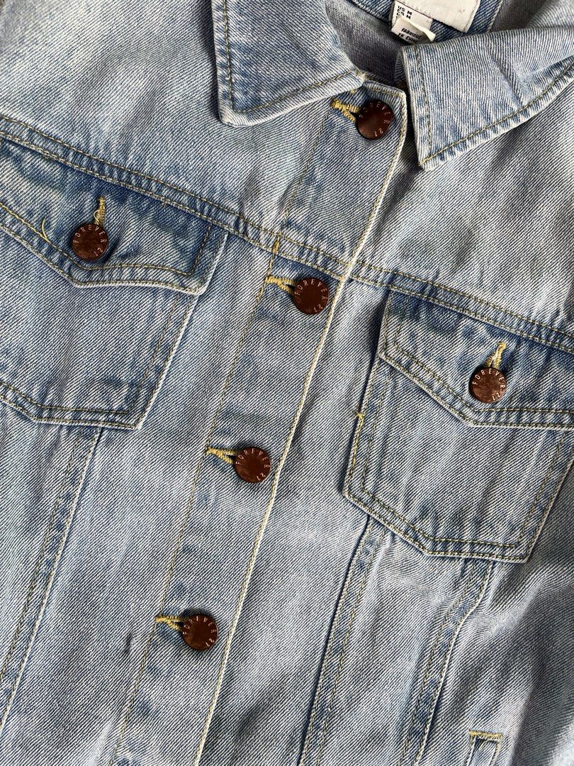 FOREVER 21 DENIM JACKET (Category: Coats, Jackets and Outerwear) located in Quezon City. Submitted by kentstuff (Listing ID 1463858816, Image 2). Description: F21 Size S On Tag Shoulder-Hem : 23.5” Pit-Pit : 19” Condition: Excellent CR: 9.8/10 Flaws: yellow stain Needwash DISCLAIMER: This is a thrifted item. All brands, logos, and trademarks belong to their rightful owners. We’re here to rehome great pieces — no brand affiliation intended..