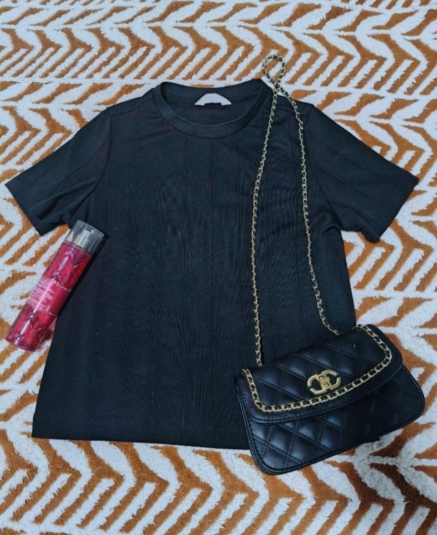 forme closet staples black pants size M (Category: Jeans) located in Apalit. Submitted by oemiluanne (Listing ID 1463895971, Image 2). Description: - Classic black pants from Forme Closet Staples - Comfortable ribbed waistband - Size: Medium (M) - Ideal for everyday wear - Simple and timeless design.