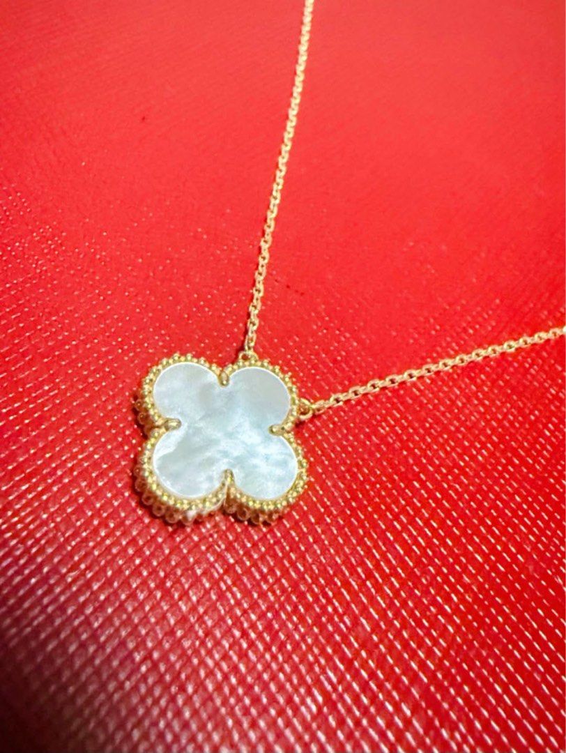 Four leaf clover necklace (Category: Other Accessories) located in Manila. Submitted by annafinds (Listing ID 1463921938, Image 3). Description: 18K HK Setting Four Leaf Clover Necklace - 46cm ( adjustable) - New Condition - With box ₱34,800 Open for layaway. Disclaimer: We are not affiliated, associated, authorized, endorsed by or in any way officially connected with any other company or luxury brand. All copyrights are reserved to the original 