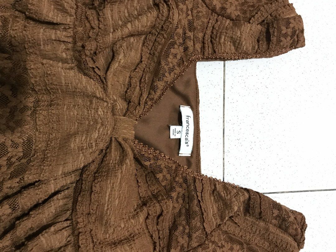 Francesca's Brown Long Sleeve Top (Category: Longsleeves) located in Antipolo. Submitted by roxy.xy (Listing ID 1463850075, Image 2). Description: Francesca's brown textured top. Square neck with front tie, long flared sleeves. Unique crinkled fabric. Size S..