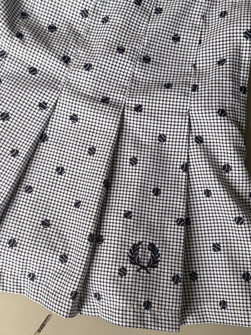 FRED FERRY SKIRT (Category: Activewear) located in Davao. Submitted by xyzlalalaxx (Listing ID 1463912536, Image 2). Description: .