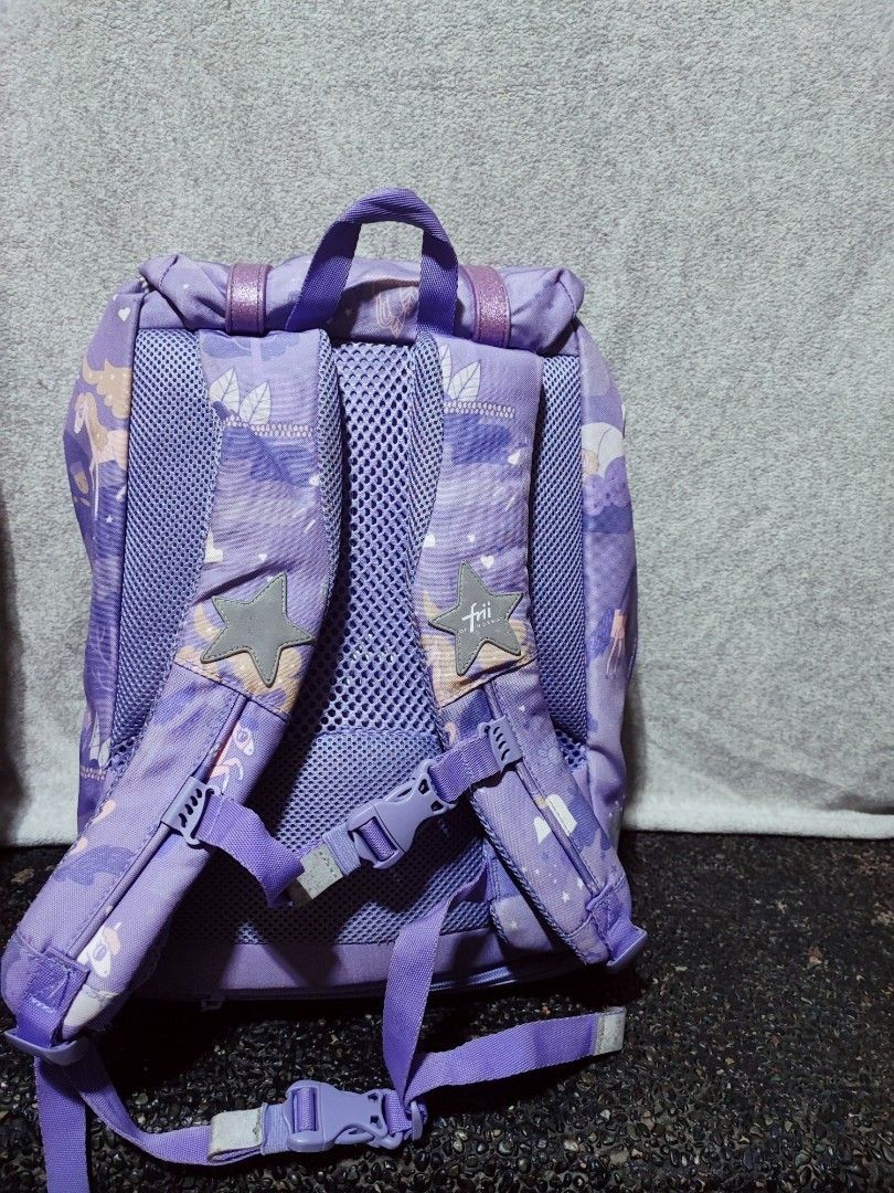 Friii elementary Backpack 22L School Bag (Category: Backpacks) located in Baguio. Submitted by jayrgijc52758 (Listing ID 1463745944, Image 2). Description: Frii Norway school backpack With rain cover 5k plus din brandnew nya Excellent condition With laptop and tablet compartment 800.